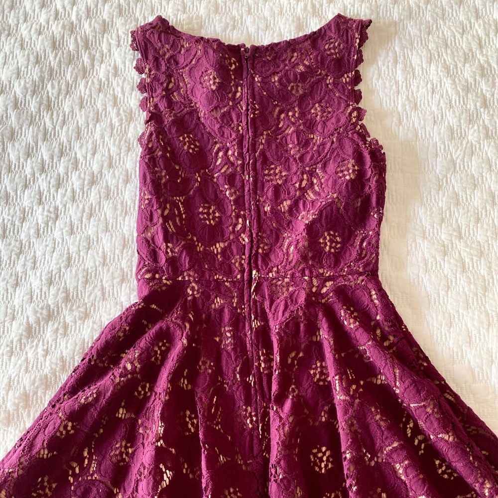 Final sale! Vibrant Plum Lace Dress - Picture 4 of 5